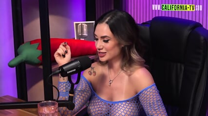 Mature Woman Shows Off Pompoarism Skills