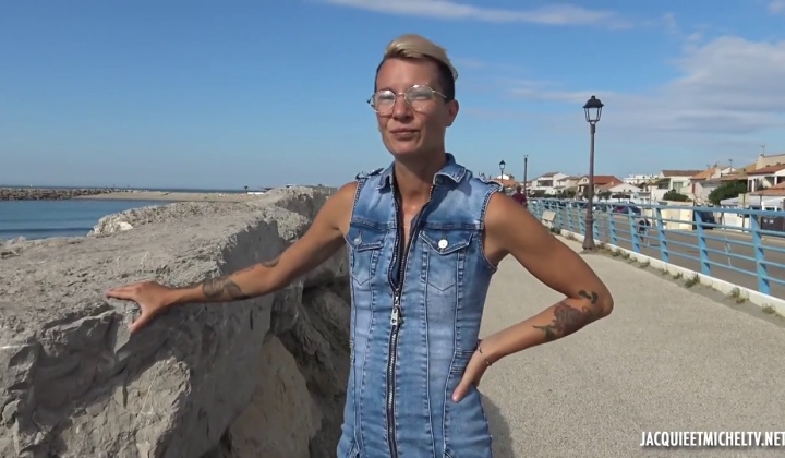 Mature Cheyenne French Enjoys Outdoor Hardcore