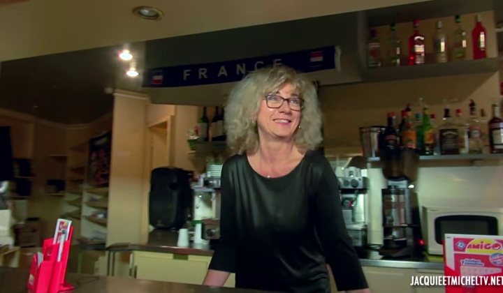 Mature Isabelle, 42, PMU Bar Owner's Sensual Adventure