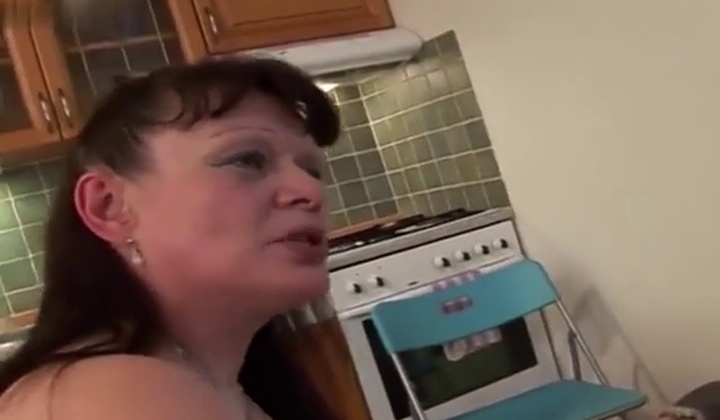 Mature Beauty 577sugarbabe Seduces Younger Man