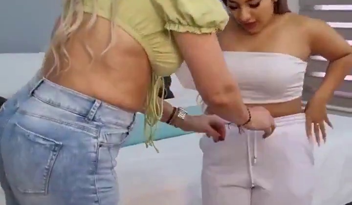 Colombian MILF Lesbian Romance Scene