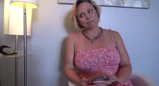 Mature Mom Brianna Beach in Honest Action