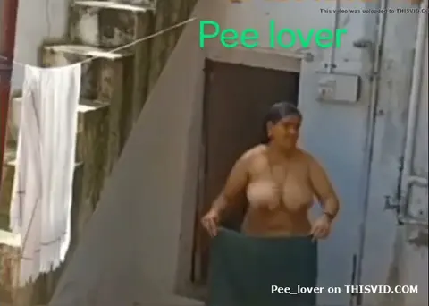 Big Boobs Aunty in 3D - Indian Desi Spy Scene