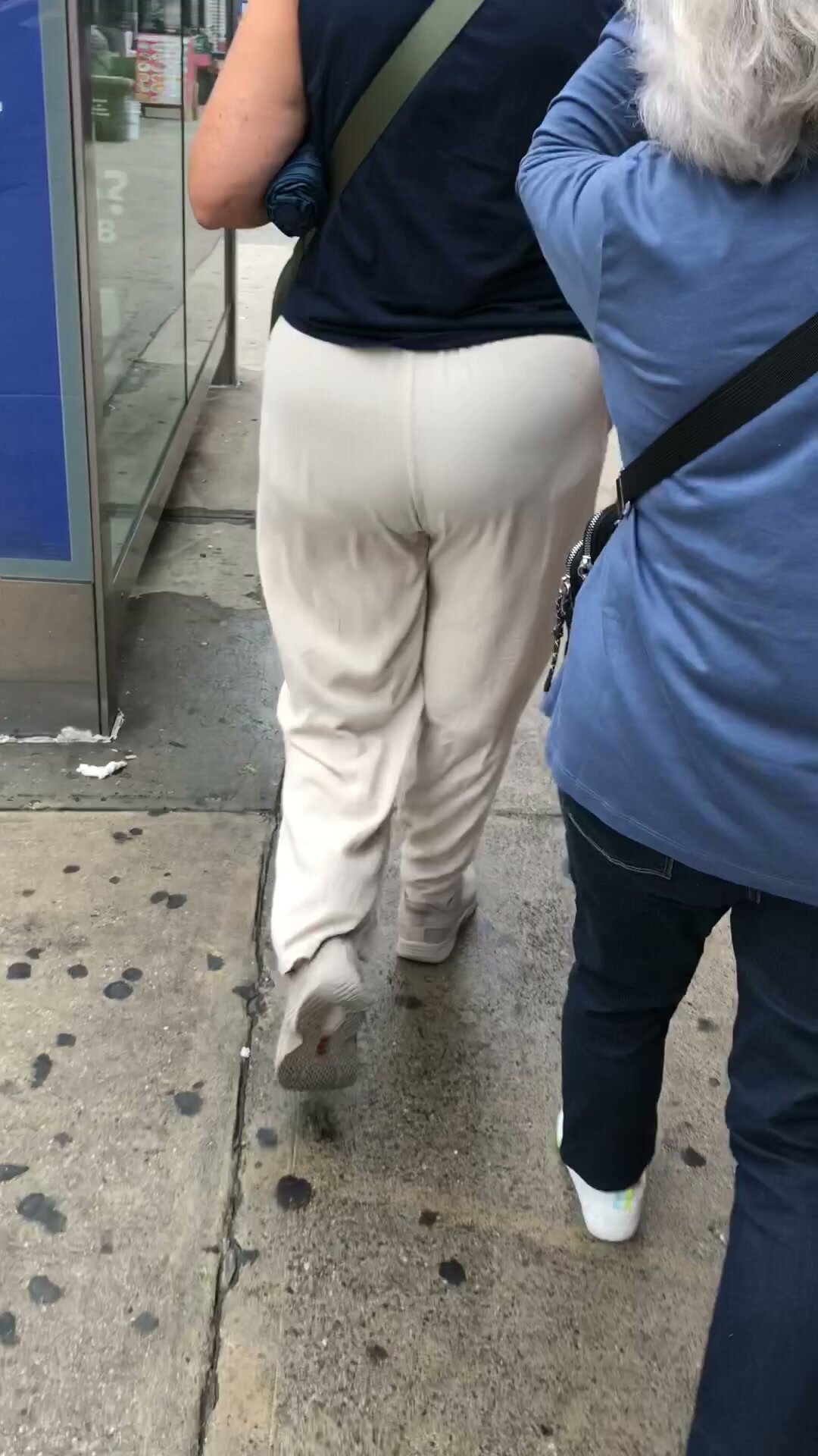 Candid Sexy Big Booty Granny Gilf