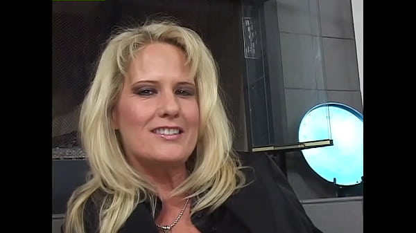Seductive Stepmoms: Mature Women in Action