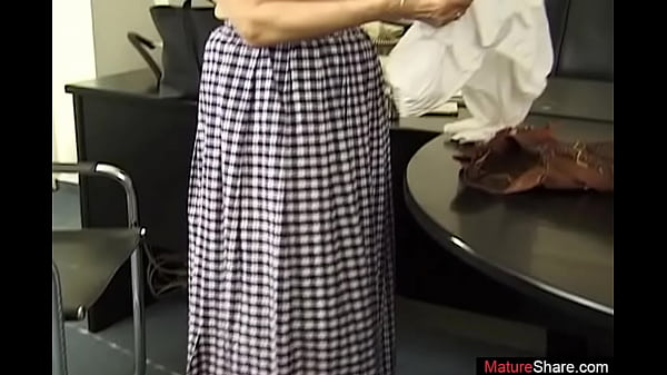 Mature Seductress Enjoys Intimate Encounter