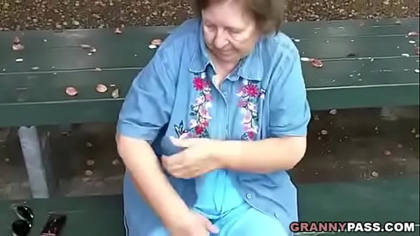 Granny's Public Flashing Adventure