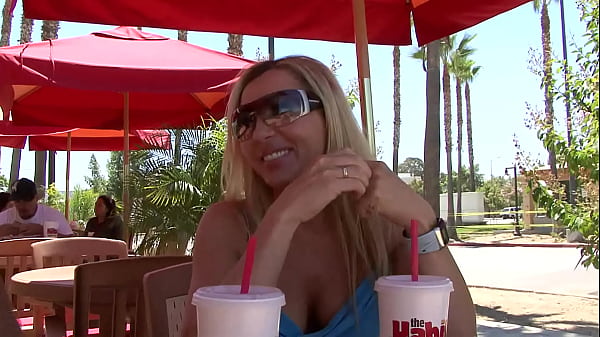 Blonde Mature Mom Lysa DeMarco Enjoys Passionate Encounter