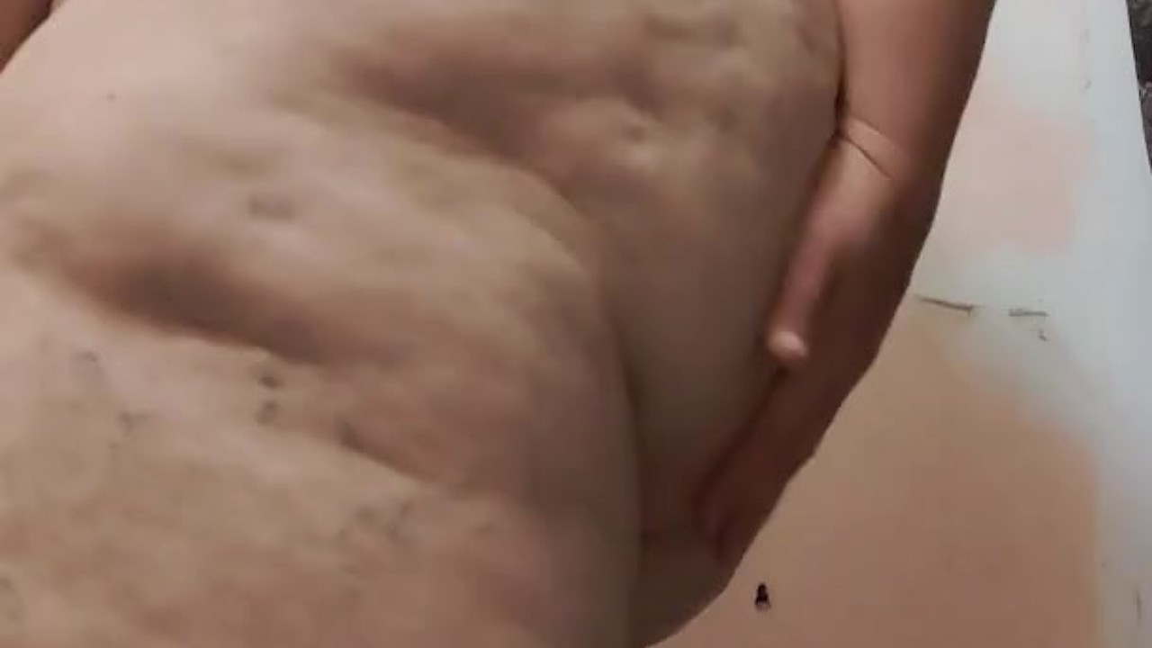 Shaking the booty