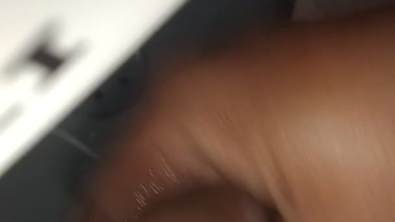 PINOY SALSAL PISSING AT NAGJAKOL SA CR NG MALL INABOTAN NG LIBOG!!!!!