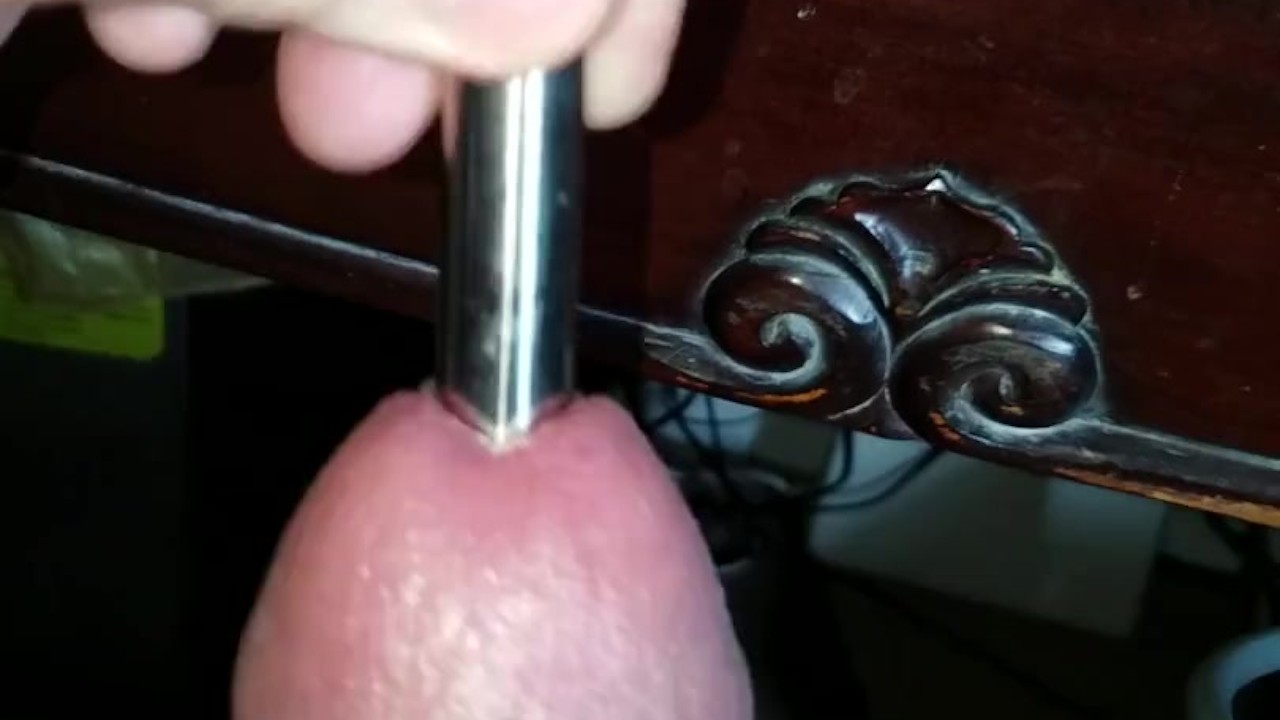 Mature Woman Compares Length in Uncensored Video